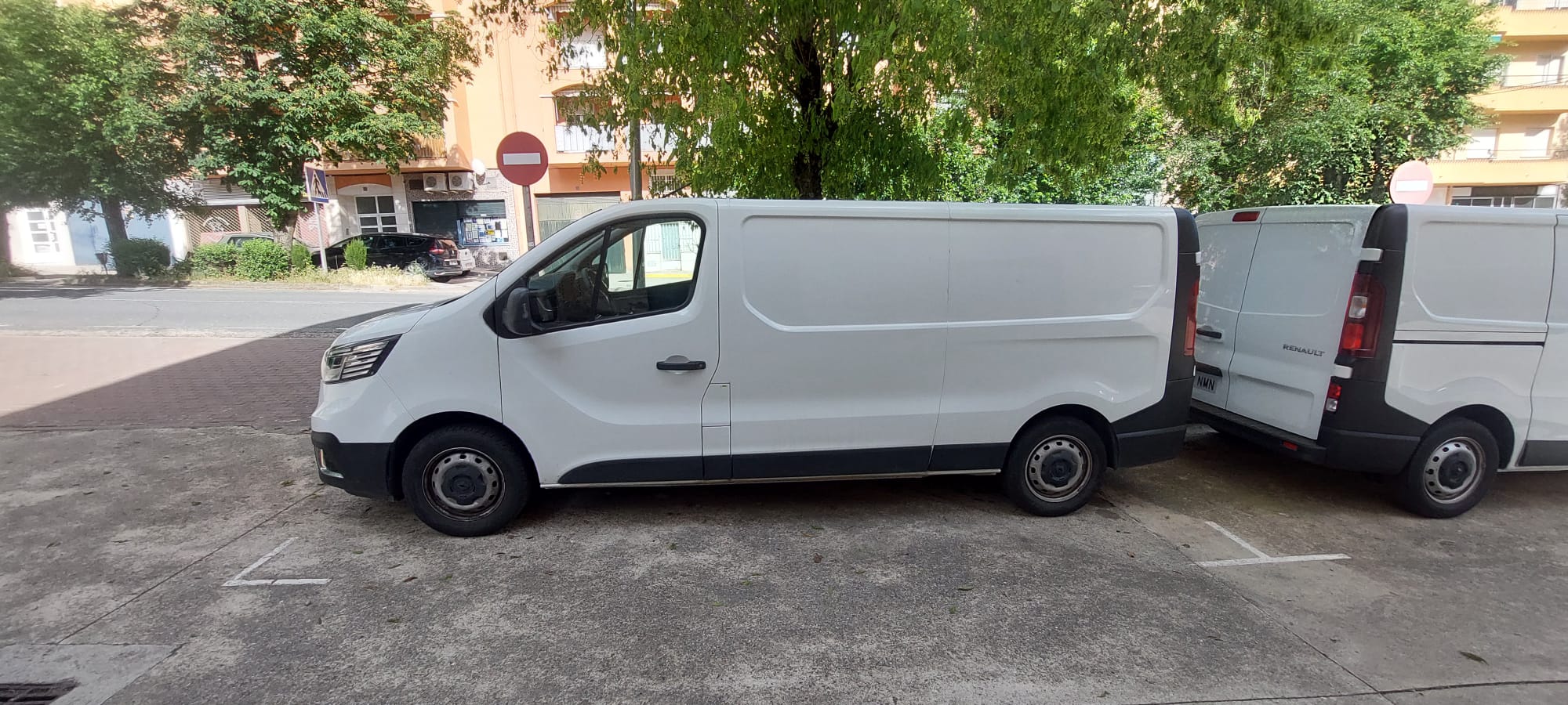 Renault Trafic 2.0 130CV miniatura 2